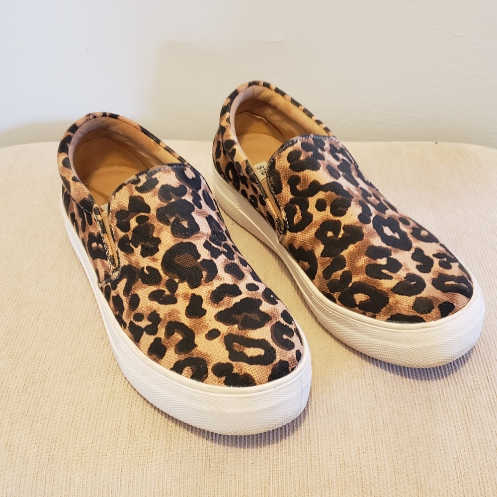 Steve Madden leopard print shoes